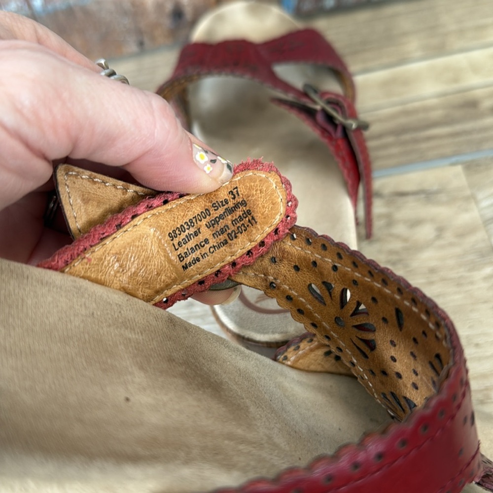 Dansko Clog Red Sandals Open Toe Size 37 - image 5